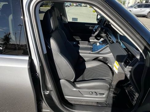 New 2026 INFINITI QX80 Luxe image 8