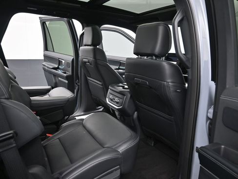 New 2025 Ford Expedition Platinum w/ Stealth Performance Package AWD/4WD image 10