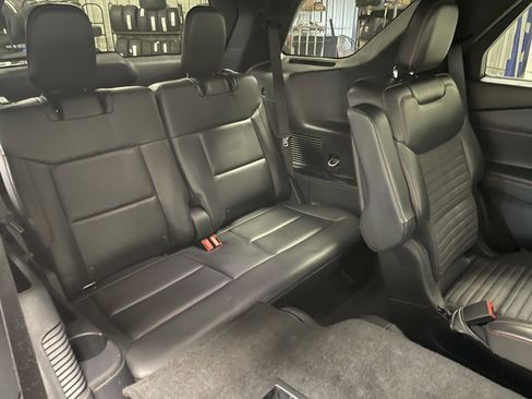 Used 2025 Ford Explorer ST-Line image 26