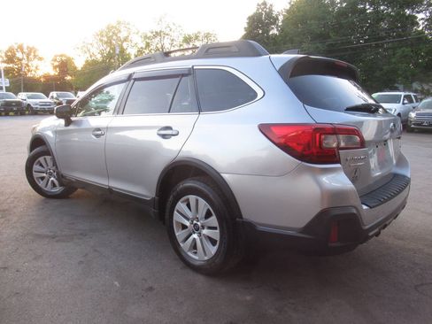 Used 2018 Subaru Outback 2.5i Premium AWD/4WD image 12