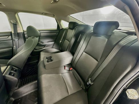 Used 2018 Honda Accord EX image 27