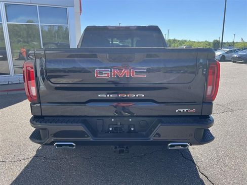 Used 2024 GMC Sierra 1500 AT4 w/ Technology Package AWD/4WD image 24