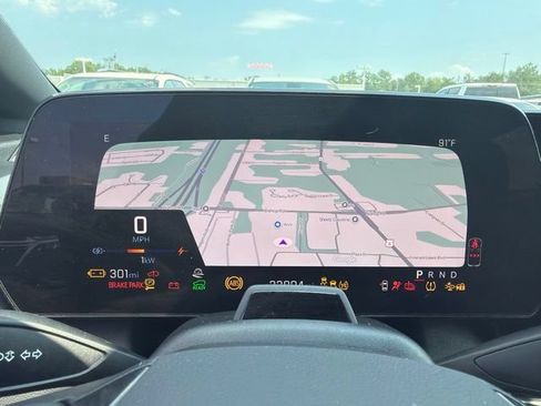 Used 2024 Chevrolet Equinox EV RS FWD image 17
