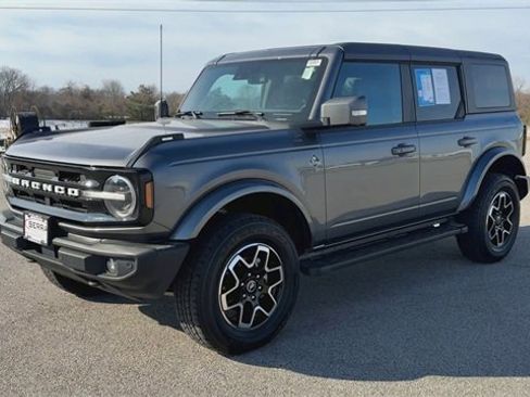 Used 2023 Ford Bronco Outer Banks image 4