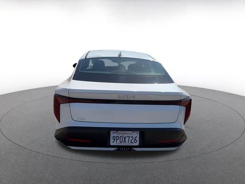 Used 2025 Kia K4 LXS image 12