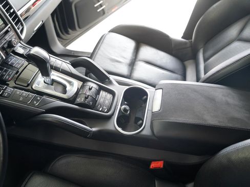 Used 2016 Porsche Cayenne GTS AWD/4WD image 21