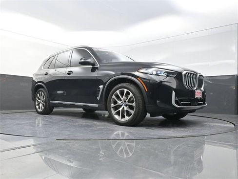 Used 2024 BMW X5 xDrive40i w/ Premium Package image 27