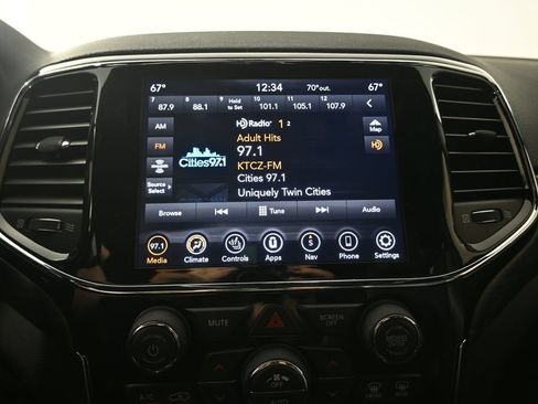Used 2021 Jeep Grand Cherokee Laredo X AWD/4WD image 25