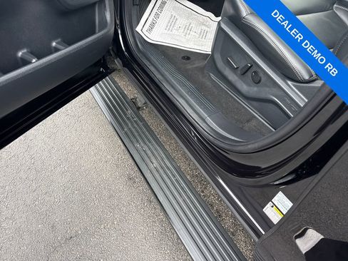 Used 2025 Ford Expedition Platinum w/ Stealth Appearance Package image 28