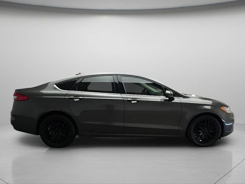 Used 2020 Ford Fusion SE AWD/4WD image 8