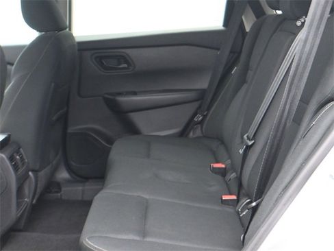 Used 2024 Nissan Rogue S image 20