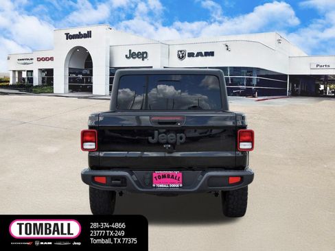 Used 2023 Jeep Gladiator Sport AWD/4WD image 6