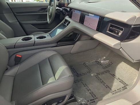 Used 2021 Porsche Taycan 4S image 34