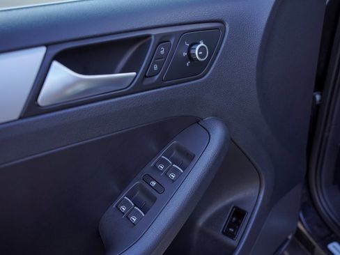 Used 2014 Volkswagen Jetta GLI Autobahn image 14