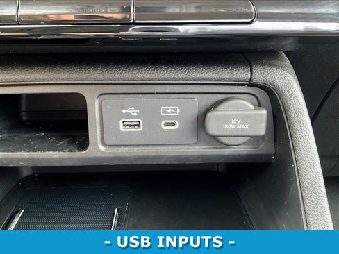 Used 2023 Honda Pilot Elite image 16