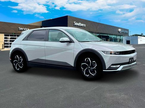 New 2024 Hyundai Ioniq 5 SE image 11