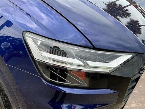Used 2022 Audi Q8 Premium Plus w/ Premium Plus Package AWD/4WD image 32