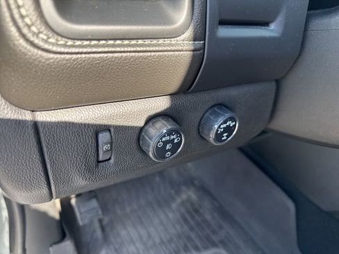 Used 2021 GMC Canyon Denali image 19