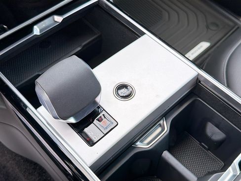 New 2026 Land Rover Range Rover SE AWD/4WD image 29