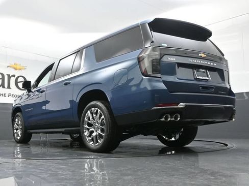 New 2026 Chevrolet Suburban Premier w/ Sun And Tow Package AWD/4WD image 5