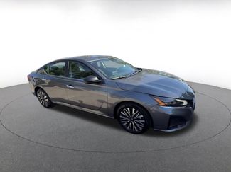 Used 2025 Nissan Altima 2.5 SV FWD video 2