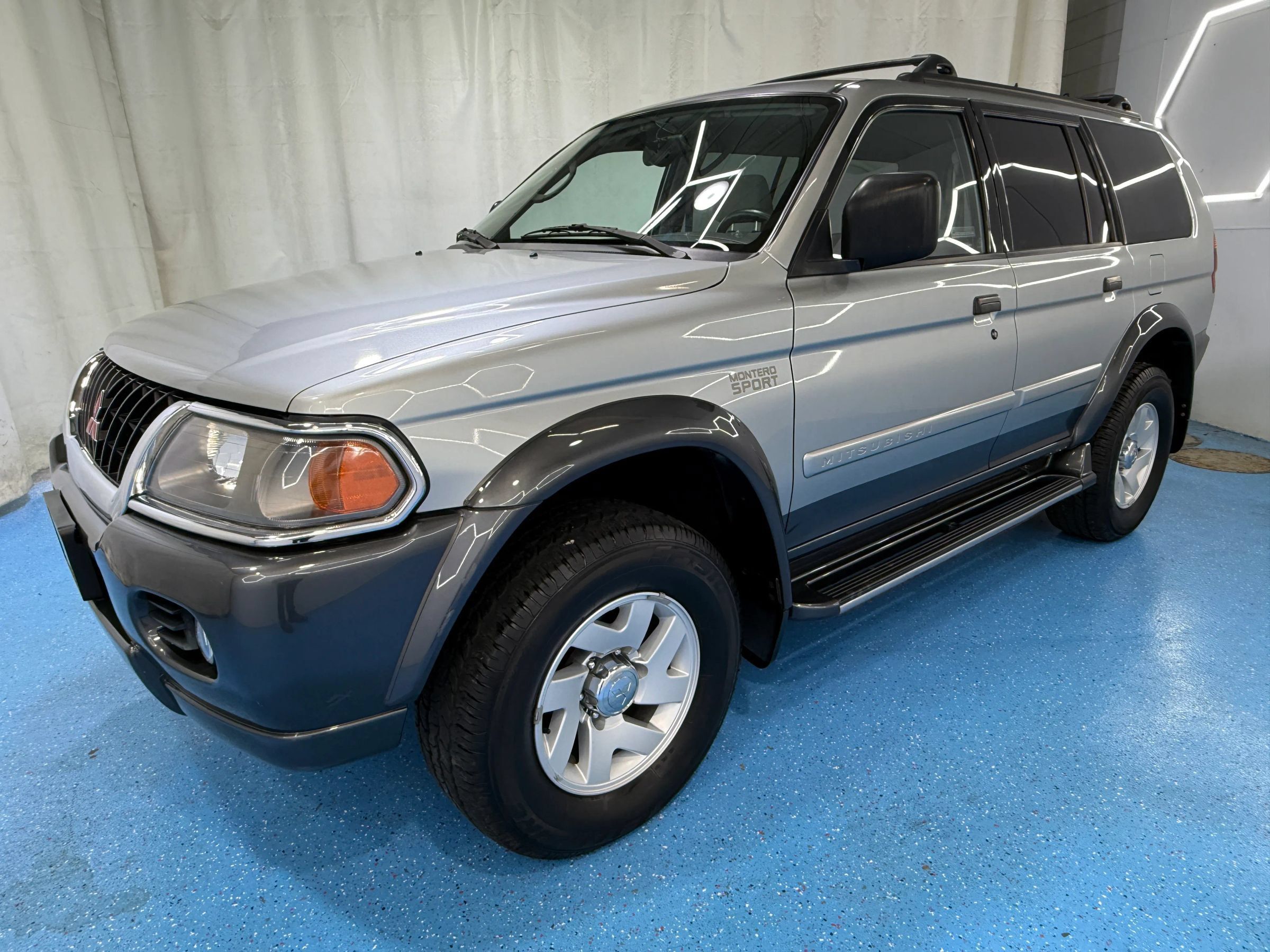 Used 2000 Mitsubishi Montero Sport XLS AWD/4WD image 18