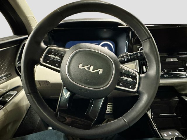 Certified 2024 Kia Sorento SX Prestige AWD/4WD image 11