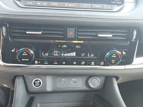 Used 2022 Nissan Rogue SL AWD/4WD image 9
