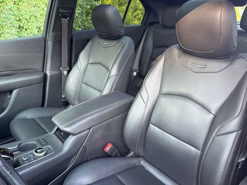 Used 2020 Cadillac XT4 Sport w/ Cold Weather Package FWD image 9