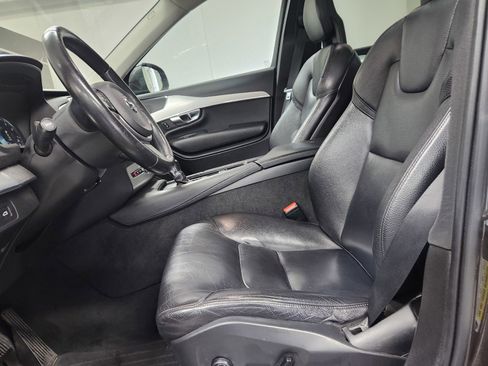 Used 2018 Volvo XC90 T6 Momentum image 17