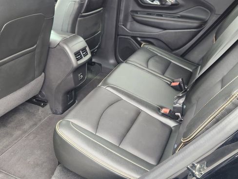 Used 2024 GMC Terrain AT4 image 9