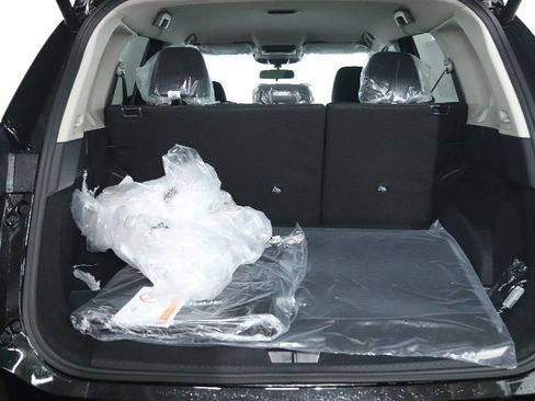 Certified 2026 Nissan Rogue SV image 29