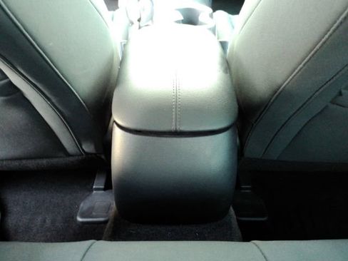 Used 2019 Ford Mustang Coupe image 18