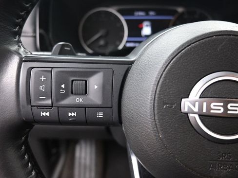 Used 2024 Nissan Pathfinder SV FWD image 17