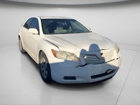 Used 2008 Toyota Camry LE image 2
