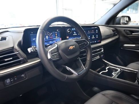 Used 2025 Chevrolet Traverse LT w/ Driver Confidence Package FWD image 20