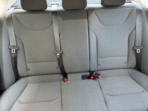 Used 2025 Kia K4 LXS image 37