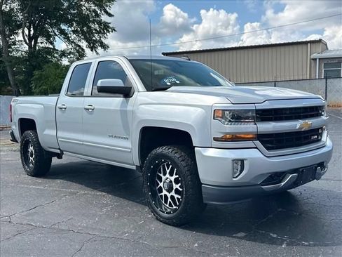 Used 2018 Chevrolet Silverado 1500 LT w/ All Star Edition AWD/4WD image 2
