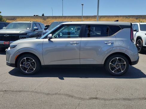 Used 2024 Kia Soul EX FWD image 31