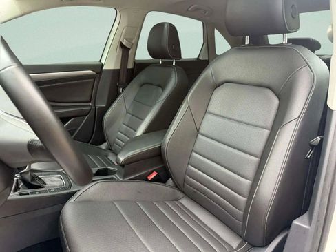 Used 2022 Volkswagen Jetta SE image 27