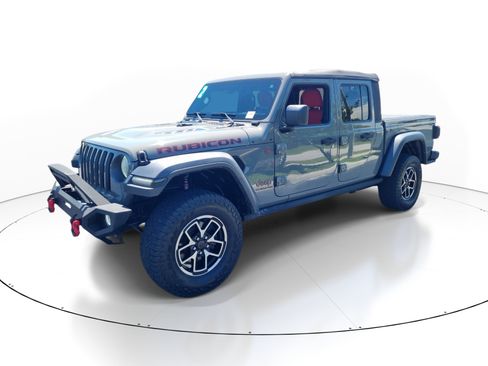 Used 2022 Jeep Gladiator Rubicon w/ Cold Weather Group AWD/4WD image 3