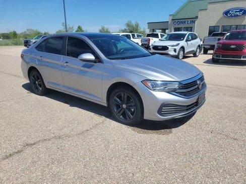 Used 2024 Volkswagen Jetta SE image 19