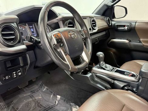 Used 2017 Toyota Tacoma Limited w/ Tow Package AWD/4WD image 12