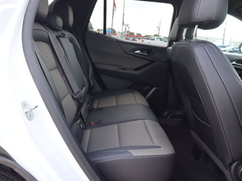 Used 2025 Chevrolet Equinox LT w/ Convenience Package II AWD/4WD image 11