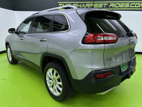Used 2016 Jeep Cherokee Limited w/ Trailer Tow Group AWD/4WD image 7