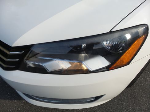 Used 2012 Volkswagen Passat 2.5 SE FWD image 52