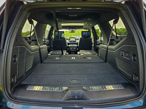 Used 2021 GMC Yukon XL AT4 w/ AT4 Premium Plus Package AWD/4WD image 40