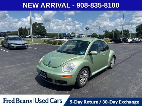 Used 2009 Volkswagen Beetle Coupe FWD image 3