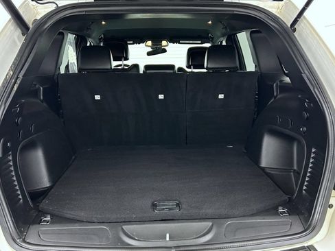 Used 2021 Jeep Grand Cherokee Laredo X AWD/4WD image 22