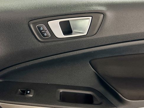 Used 2020 Ford EcoSport SE w/ SE Convenience Package image 32